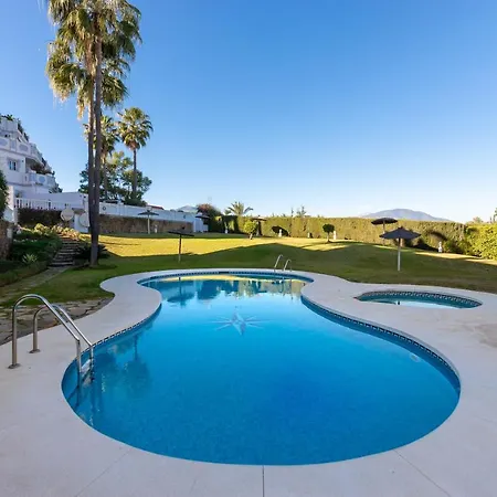 Apartment Vacation Marbella: Pet-friendly Ground Floor Near Puerto Banus *
