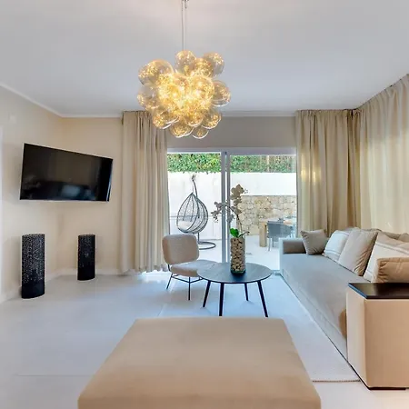 Vacation Marbella: Pet-friendly Ground Floor Near Puerto Banus *
